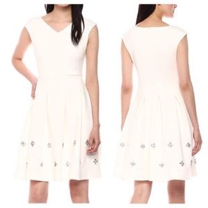 👗 Calvin Klein Cream Sleeveless Fit & Flare Dress